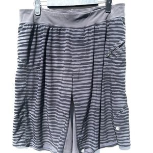 Lululemon men’s lightweight striped shorts size large L